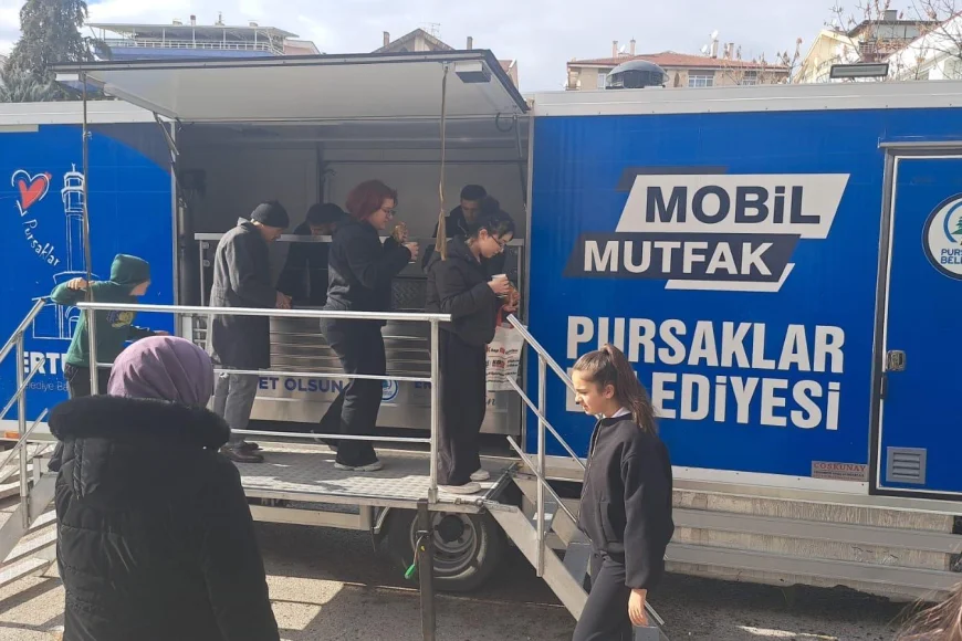 Hot Soup Served to Visitors at Pursaklar 3rd Book Days to Warm Up the Winter