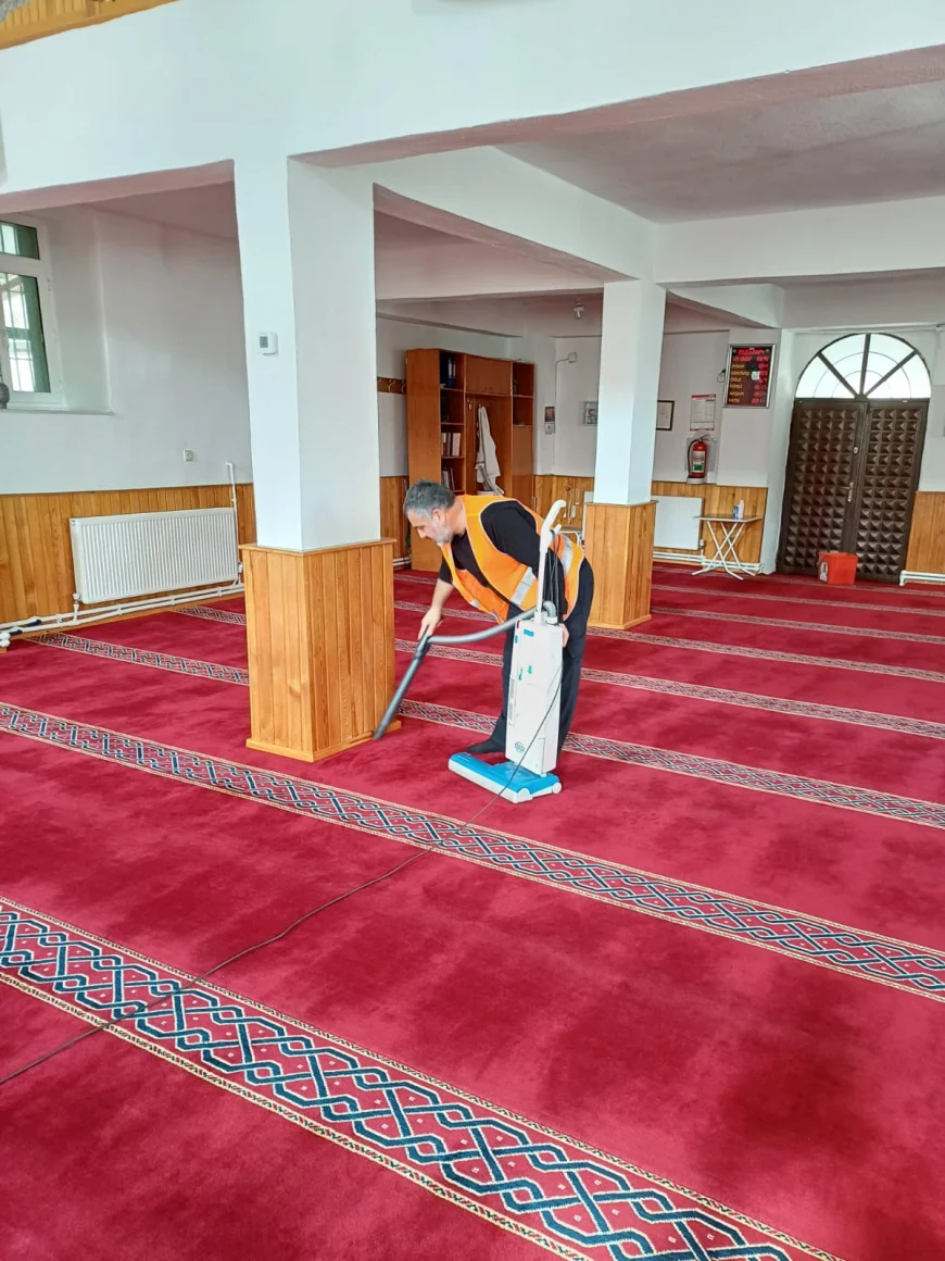 Pursaklar Municipality Intensifies Mosque Cleaning During Ramadan: 'We Will Continue Our Efforts for Healthy Worship Spaces'